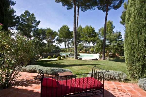 Maison à vendre 8 pièces PERTUIS (84) terrain de 1 h 2 avec piscine