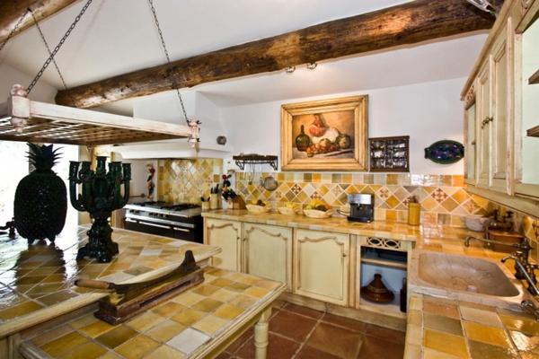 Maison à vendre 8 pièces PERTUIS (84) terrain de 1 h 2 avec piscine