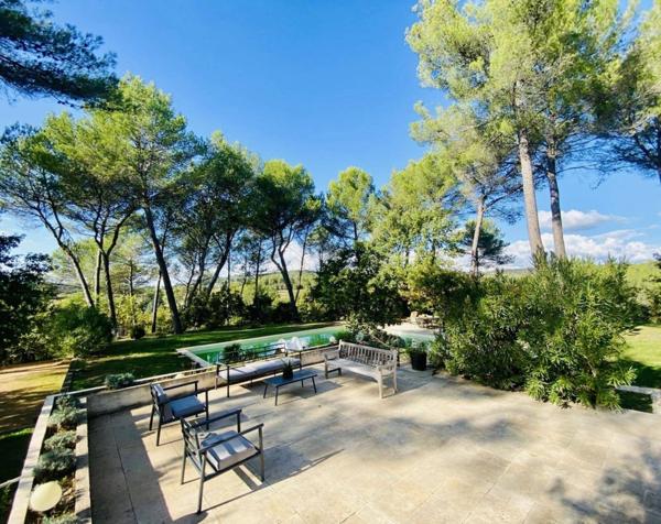 Maison à vendre 8 pièces PERTUIS (84) terrain de 1 h 2 avec piscine