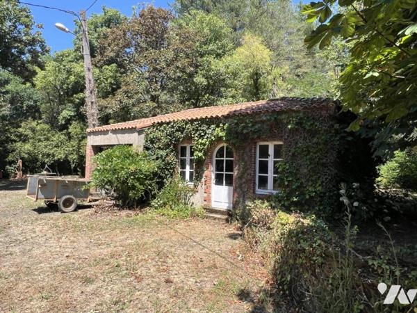 SAVENAY - Propriété de 230 m² sur un domaine de plus de 16 hectares de bois.