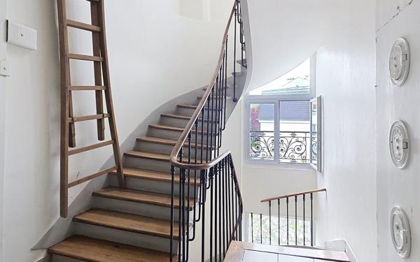 Appartement à vendre    2 pièces • 30,84 m2 Issy-les-Moulineaux