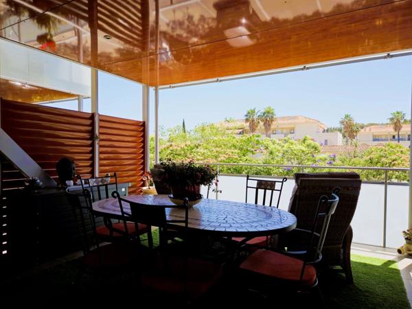 Vente                                                      Appartement
                        
                     2 pièces                      49 m2                     à Le Lavandou