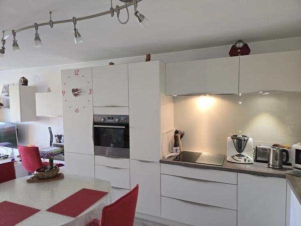 Vente                                                      Appartement
                        
                     2 pièces                      49 m2                     à Le Lavandou