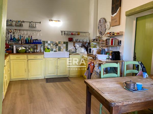 A vendre Propriété bucolique en pierre avec possibilité de créer des gîtes (24190)