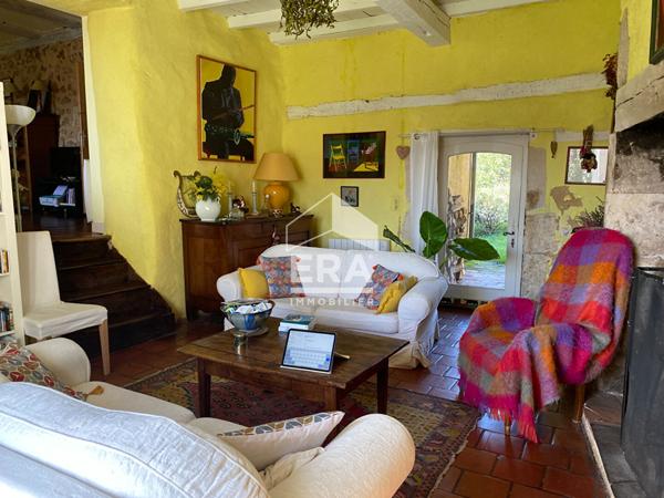 A vendre Propriété bucolique en pierre avec possibilité de créer des gîtes (24190)