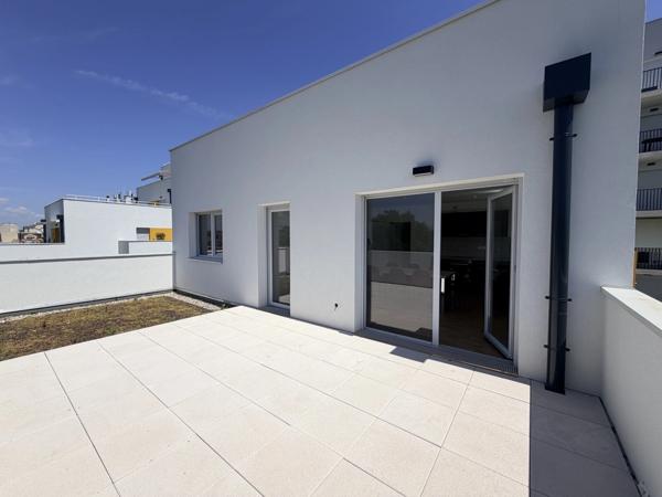 DIJON RESIDENCE ETUDIANTE PARC AVENUE TRES BEAU T5 NEUF DE 87  M2 AVEC GRANDE TERRASSE