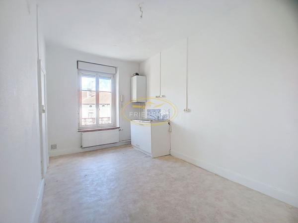 IMMEUBLE DE RAPPORT 1 LOCAL COMMERCIAL ET 3 APPARTEMENTS AV Cousances-les-forges IMMEUBLE DE RAPPORT 1 LOCAL COMMERCIAL ET 3 APPARTEMENTS AV Cousances-les-forges