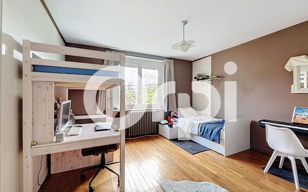 Maison à vendre    6 pièces •  Brive-la-Gaillarde