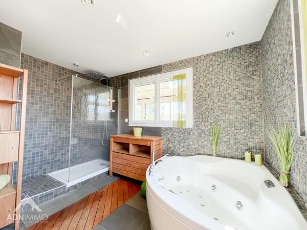 Saint-Genis-Pouilly (01630) Maison 5 Pièces 170 m2