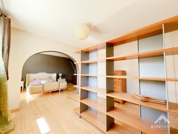 Saint-Genis-Pouilly (01630) Maison 5 Pièces 170 m2