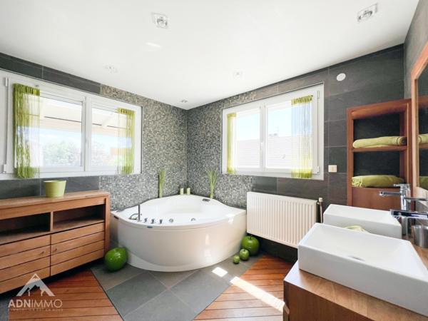 Saint-Genis-Pouilly (01630) Maison 5 Pièces 170 m2