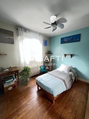 Talence maison rénovée 3 chambres + bureau avec garage et stationnement