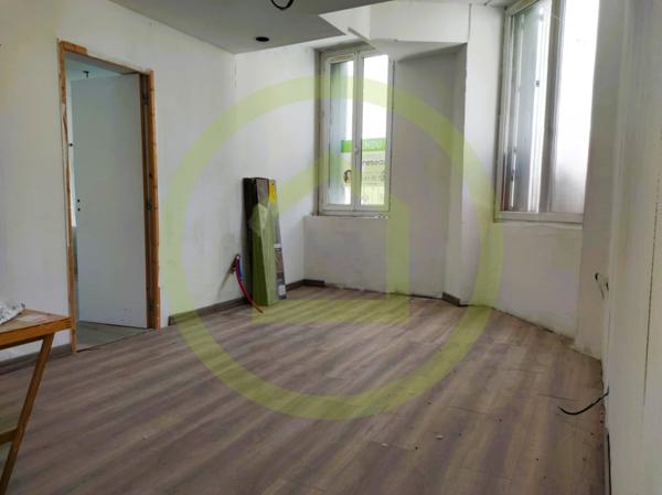 Immeuble à SAINT GENIS DE SAINTONGE (17240)