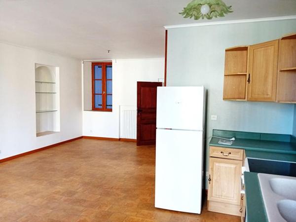 Immeuble appartement et local 6 pièces 156 m2