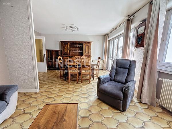 Un appartement de 3 pièces situé à proximité de Grange Blanche