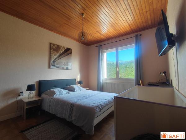 Maison des années 80 habitable tout de suite 4 Chambres