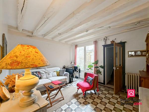 Maison de ville avec courette pleine de charme au centre ville d'Avallon