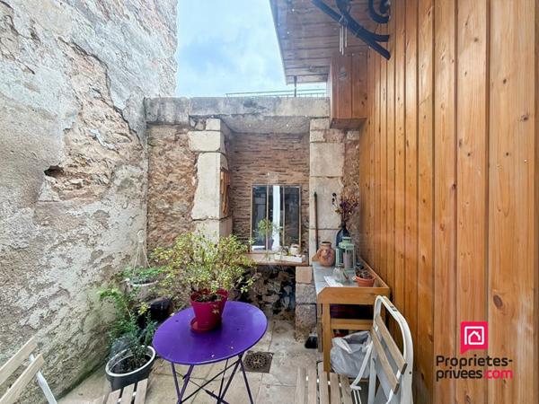 Maison de ville avec courette pleine de charme au centre ville d'Avallon