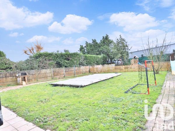 Maison traditionnelle 5 pièces de 160 m² à Trignac (44570)