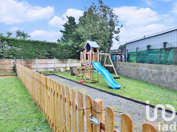 Maison traditionnelle 5 pièces de 160 m² à Trignac (44570)