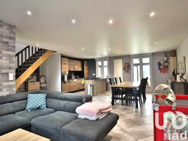 Maison traditionnelle 5 pièces de 160 m² à Trignac (44570)