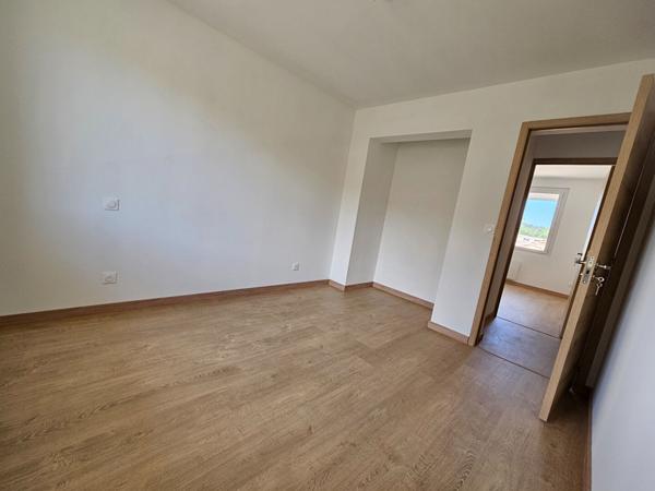 Appartement La Crau T4 69 m2 - Secteur calme, A proximité du Centre-ville