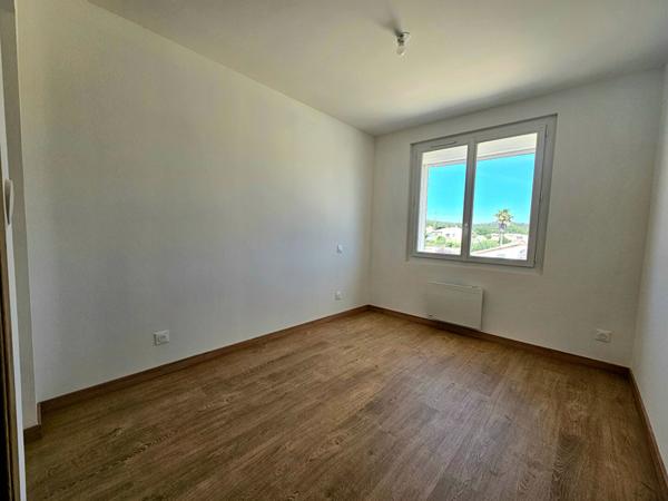 Appartement La Crau T4 69 m2 - Secteur calme, A proximité du Centre-ville
