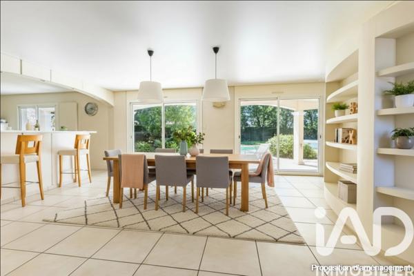 Maison à vendre 8 pièces 230 m² Plaisance-du-Touch