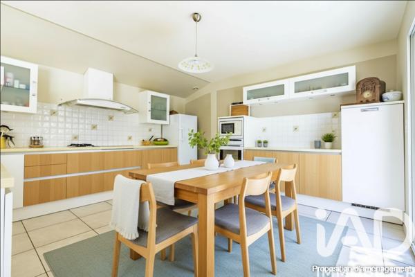 Maison à vendre 8 pièces 230 m² Plaisance-du-Touch