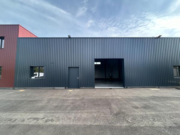 VILLE DE CHANGE - A LOUER - LOCAUX D'ACTIVITE NEUFS - 130 m² , Change VILLE DE CHANGE - A LOUER - LOCAUX D'ACTIVITE NEUFS - 130 m² , Change