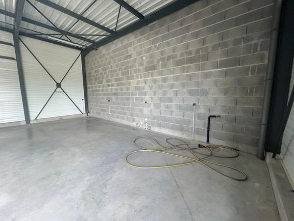 VILLE DE CHANGE - A LOUER - LOCAUX D'ACTIVITE NEUFS - 130 m² , Change VILLE DE CHANGE - A LOUER - LOCAUX D'ACTIVITE NEUFS - 130 m² , Change