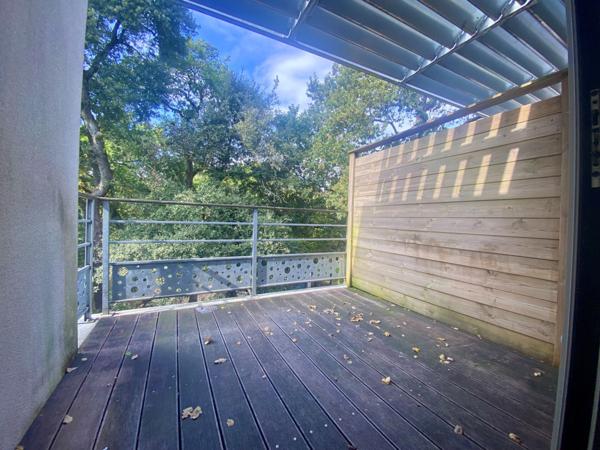 T3 BIS EN DUPLEX AVEC TERRASSE ET STATIONNEMENTS