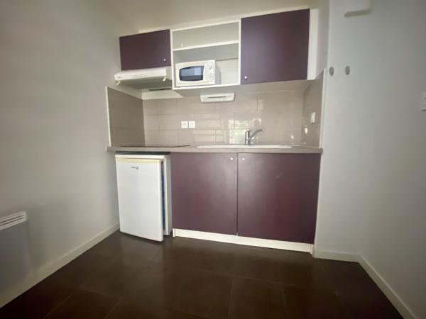 T3 BIS EN DUPLEX AVEC TERRASSE ET STATIONNEMENTS