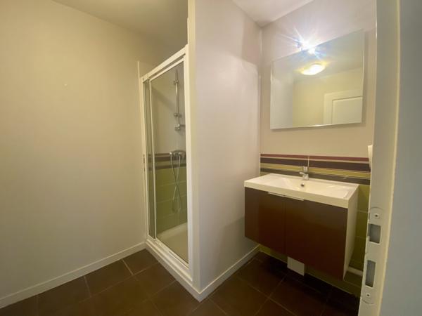 T3 BIS EN DUPLEX AVEC TERRASSE ET STATIONNEMENTS