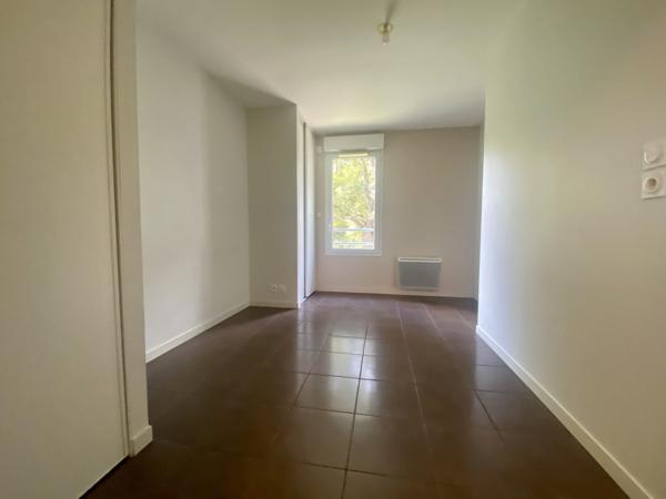 T3 BIS EN DUPLEX AVEC TERRASSE ET STATIONNEMENTS