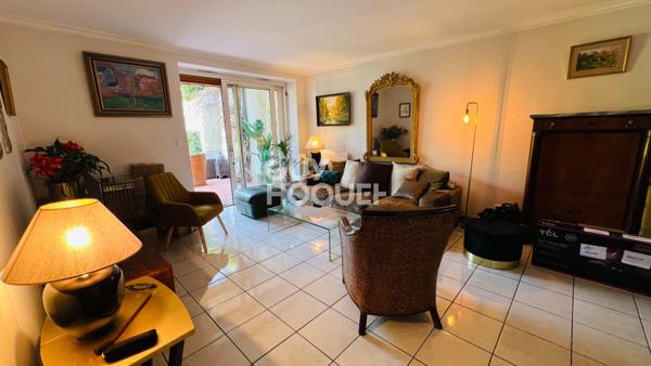 Au cœur du centre ville, maison de ville avec jardin intimiste à Bourgoin