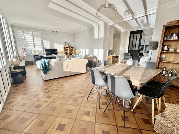 Appartement
         4 pièces
        - 93 m² 415 000 € *