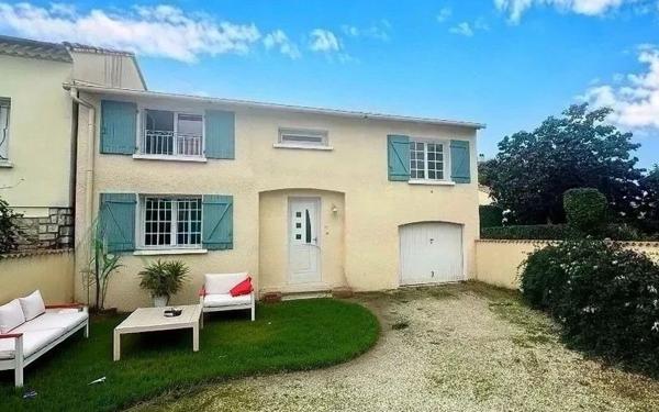 Maison à vendre    6 pièces •  Nîmes