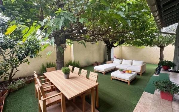 Maison à vendre    6 pièces •  Nîmes