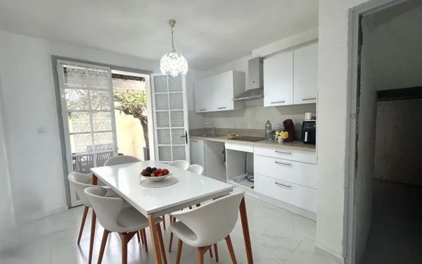 Maison à vendre    6 pièces •  Nîmes