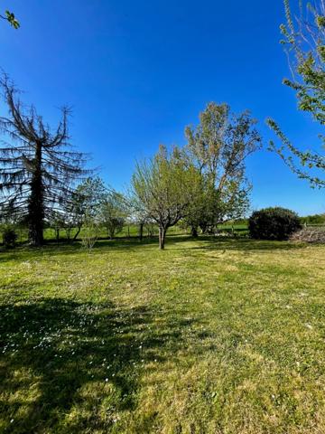 Terrain constructible 820 m² – Saint-Étienne-de-Tulmont (82410)