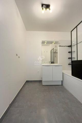 Appartement Poissy 3 pièce(s) 56.80 m2 Loyer 1 200 €/mois charges comprises **  - Référence  8946