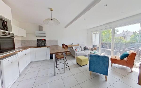 Appartement à vendre    3 pièces • 59 m2 Sathonay-Camp