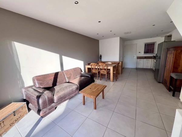 MARGUERITTES - MAISON - DUPLEX - 2 CHAMBRES - GARAGE - PARKING - AUCUN TRAVAUX - CALME