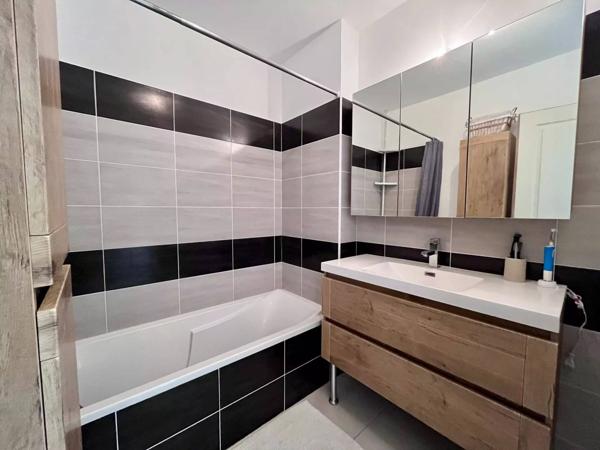 MARGUERITTES - MAISON - DUPLEX - 2 CHAMBRES - GARAGE - PARKING - AUCUN TRAVAUX - CALME