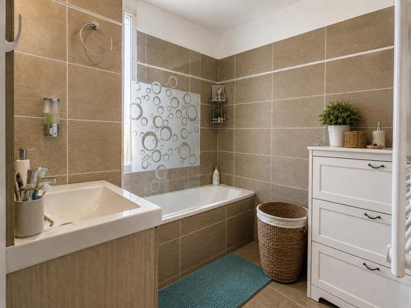 Appartement
         3 pièces
        - 65 m² 250 000 € *