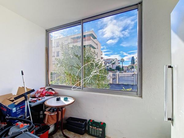 Appartement T3 2 chambres 54 m² parking et cave