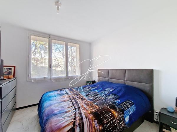 Appartement T3 2 chambres 54 m² parking et cave