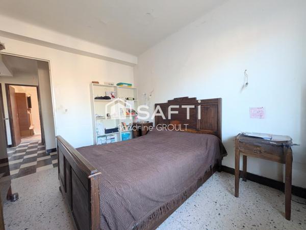 MAISON 125m² 6 PIECES, GARAGE DE 125M²  et TERRAIN de 1093m² -GROS POTENTIEL