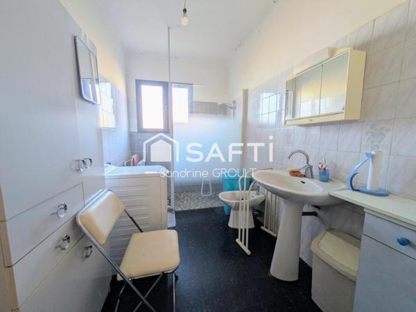 MAISON 125m² 6 PIECES, GARAGE DE 125M²  et TERRAIN de 1093m² -GROS POTENTIEL